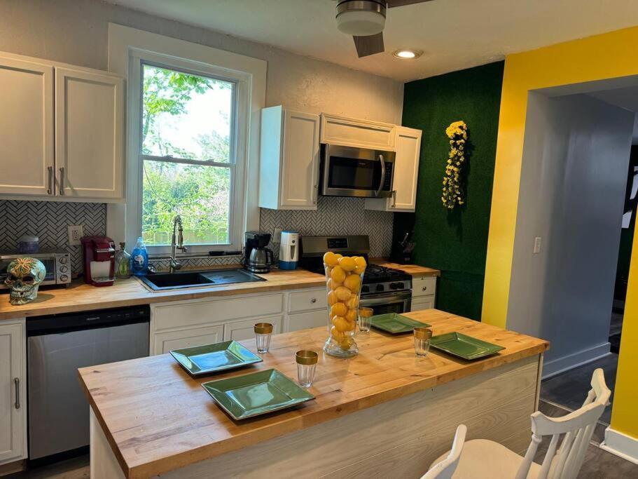 Apartment Tranquil Zen Oasis, Banksville, Pittsburgh, Canton Avenue